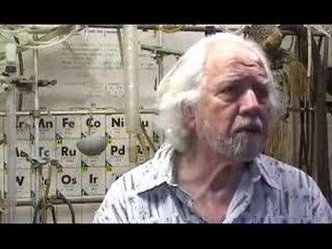 Sasha Shulgin in his lab.